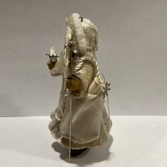 Hallmark 2004 Father Christmas Series 1 White Ornament - Picture 5 of 8